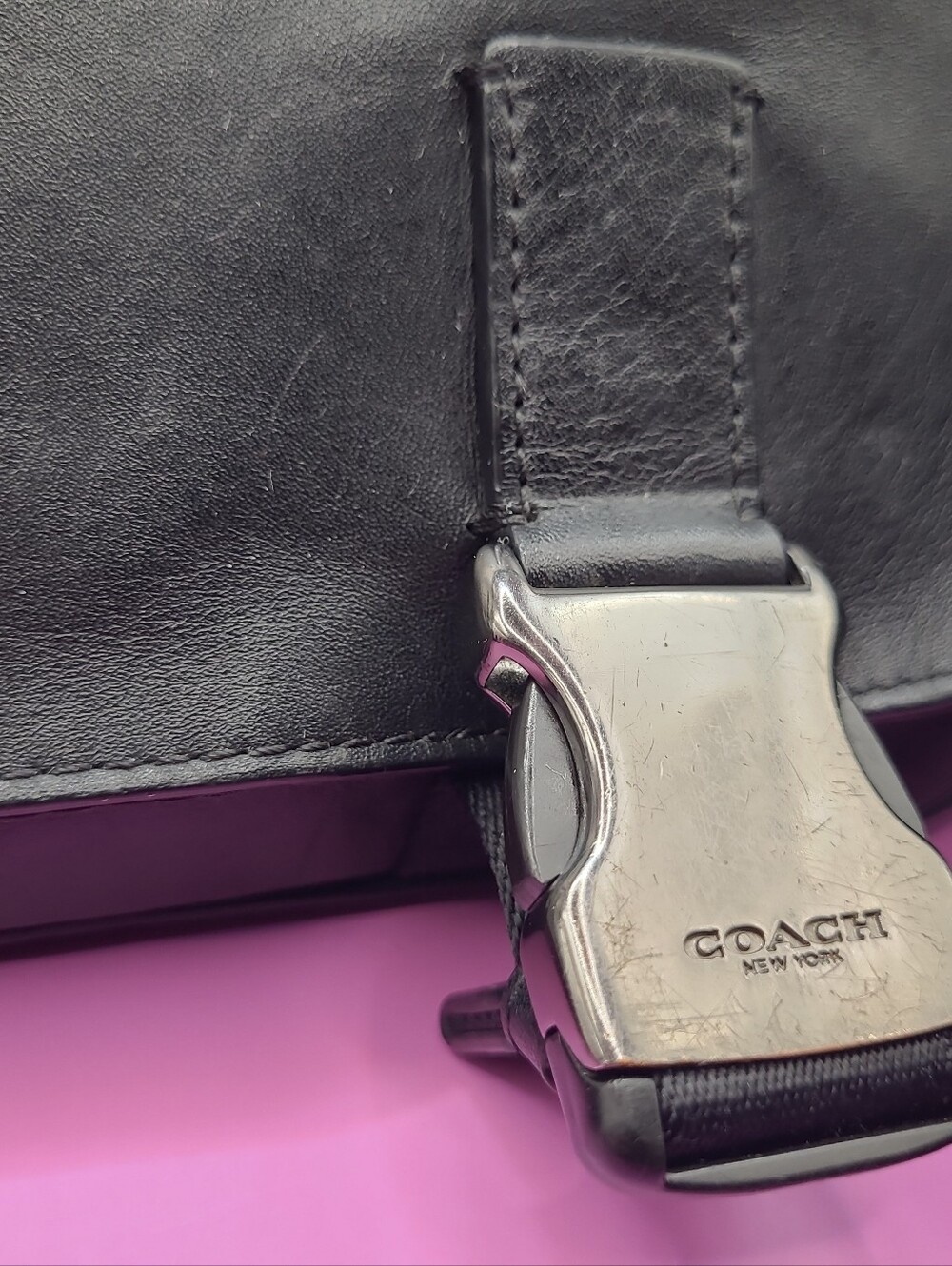 COACH C2713 Men's Track Messenger Bag Black Smooth Calf Leather - Picture 4 of 16
